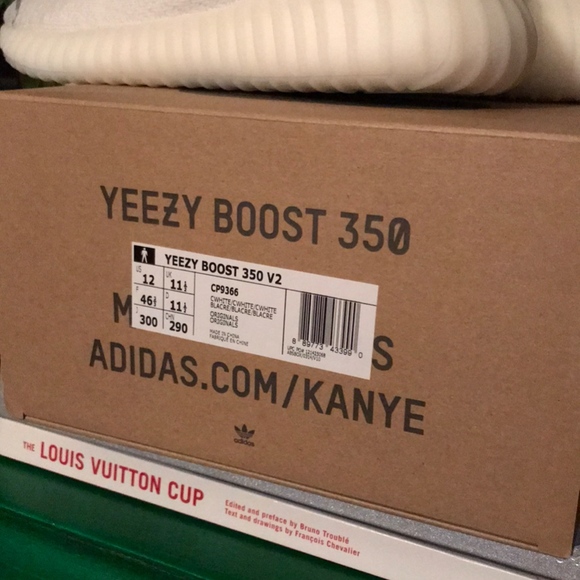 Yeezy Boost 350 White - Picture 6 of 8